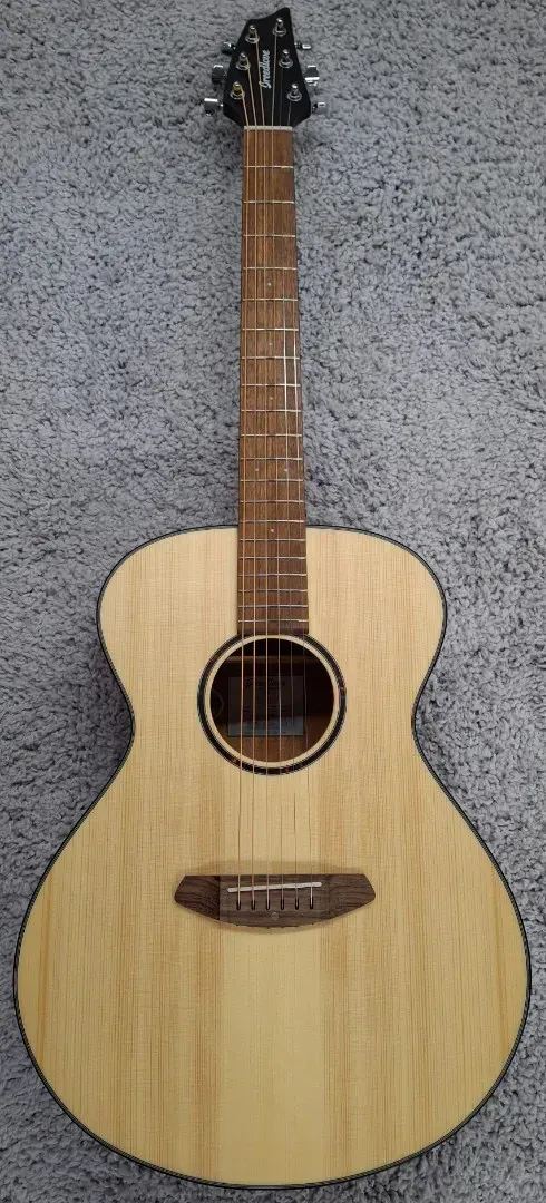 Breedlove ECO Discovery S Concert Spruce Top Acoustic Guitar Model DSCN01EUAM