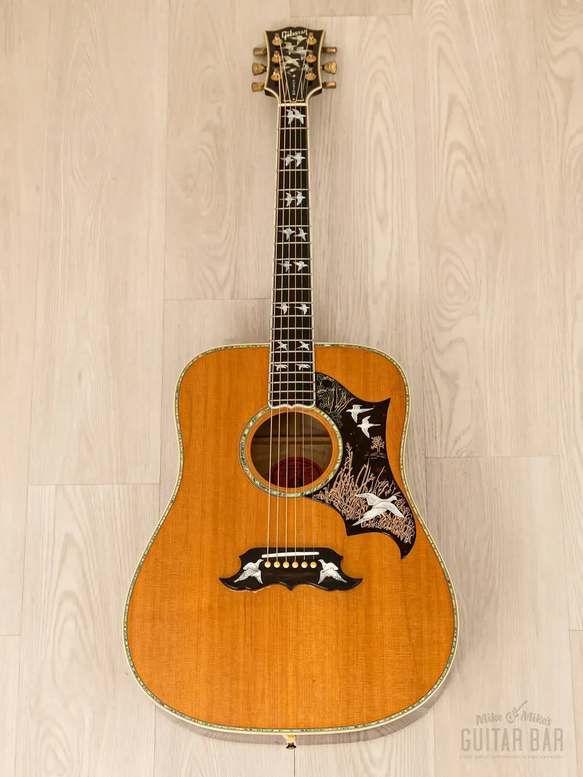 Акустическая гитара Gibson Custom Shop Doves In Flight Dreadnought Antique Natural w/case USA 2000