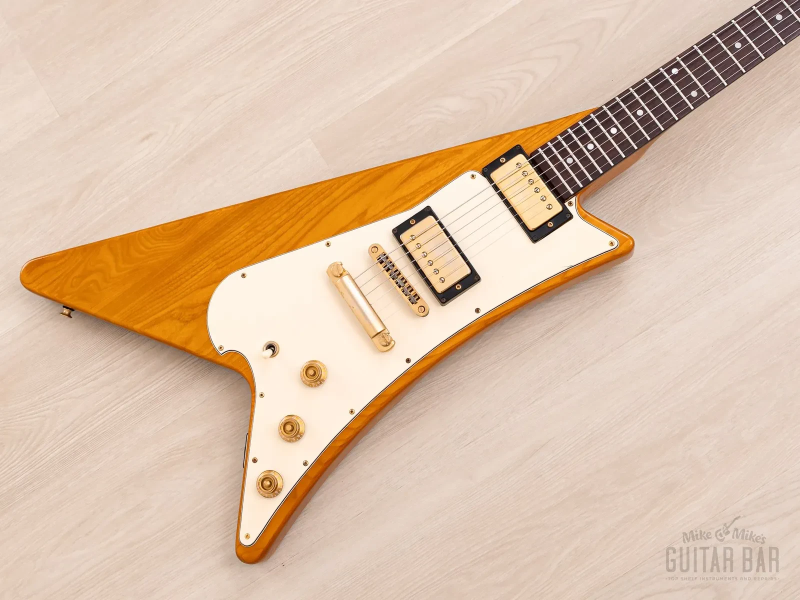 Б/У Электрогитара Greco MD900 Moderne 1976 со звукоснимателями Maxon U-2000 и кейсом