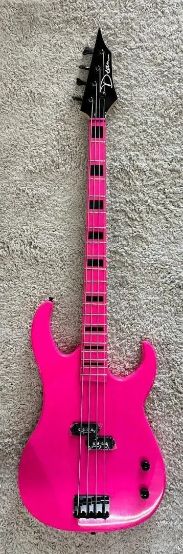 Бас-гитара Dean Guitars Custom Zone Bass Flourescent Pink
