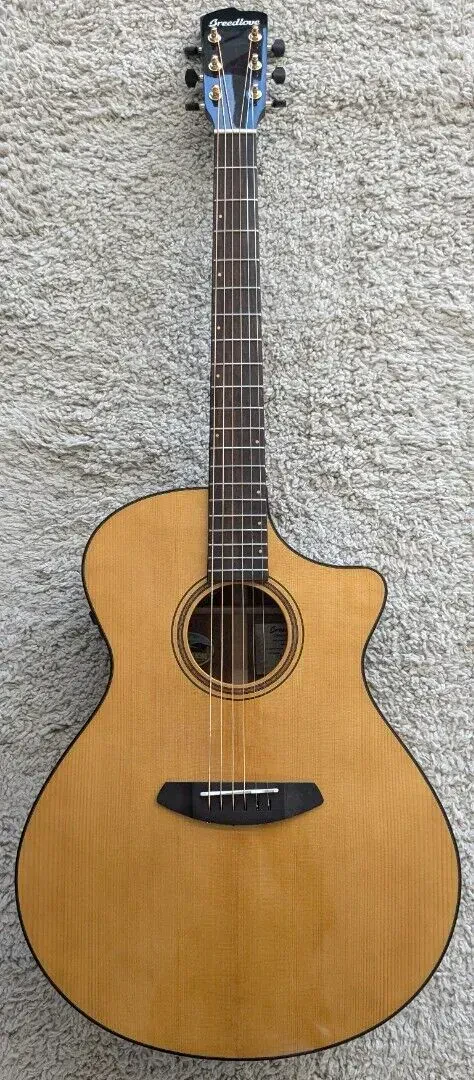 Электроакустическая гитара Breedlove Performer Pro Concerto Aged Toner