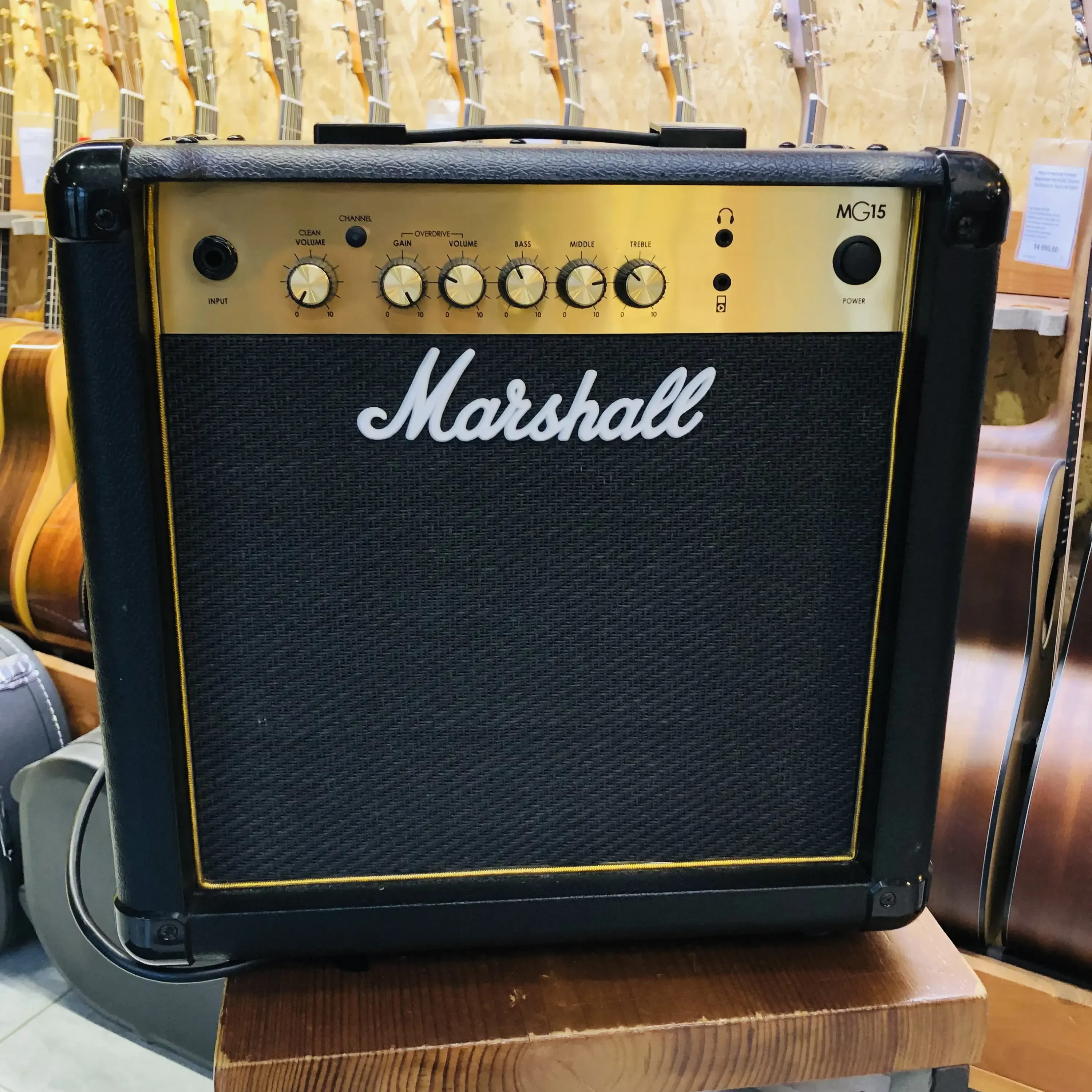 Комбоусилитель для электрогитары Marshall MG15 2020s Vietnam
