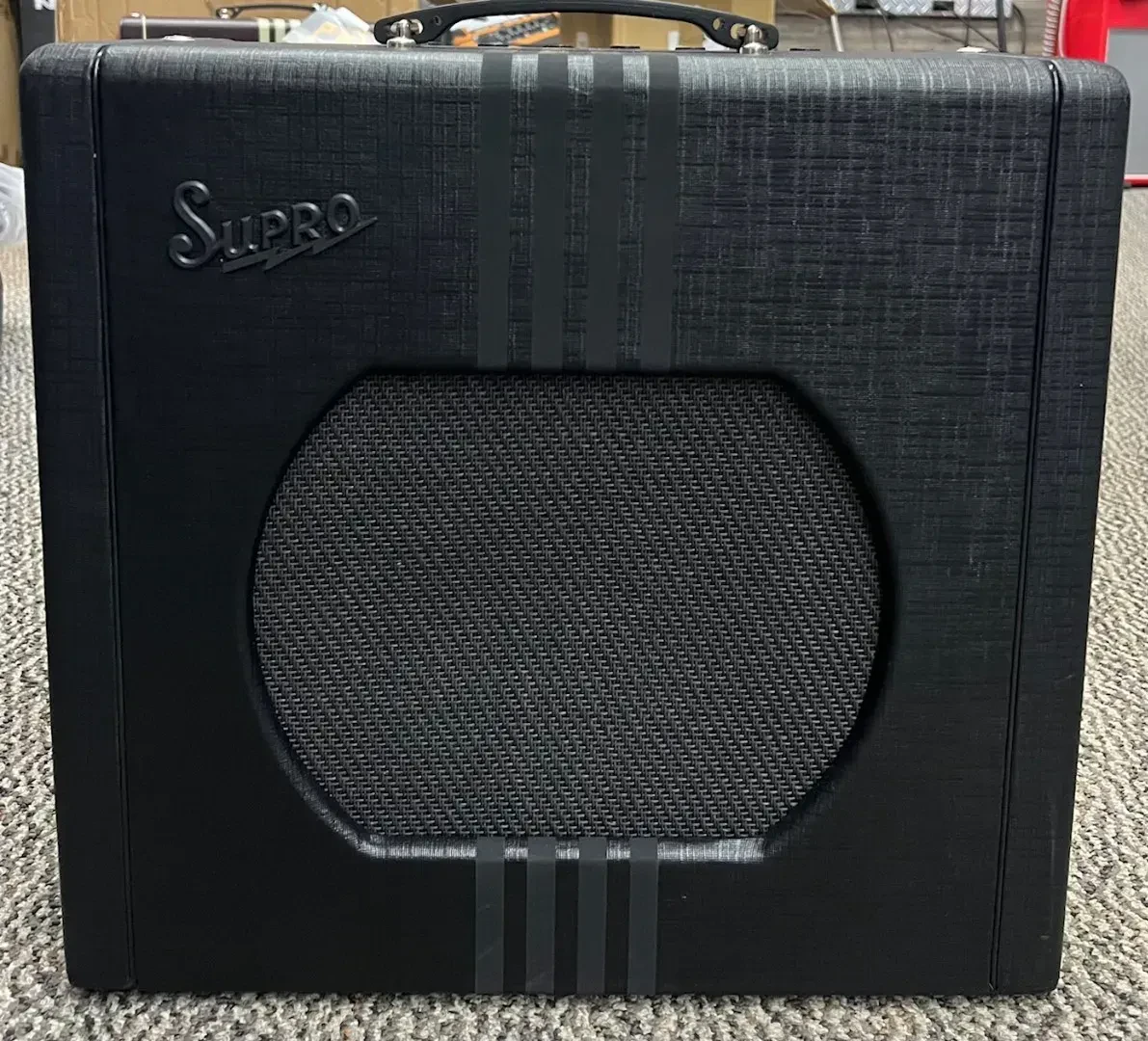 Supro Delta King 12 15 Watt 1 x 12" Tube Combo Amp - Black with Black Stripes -B