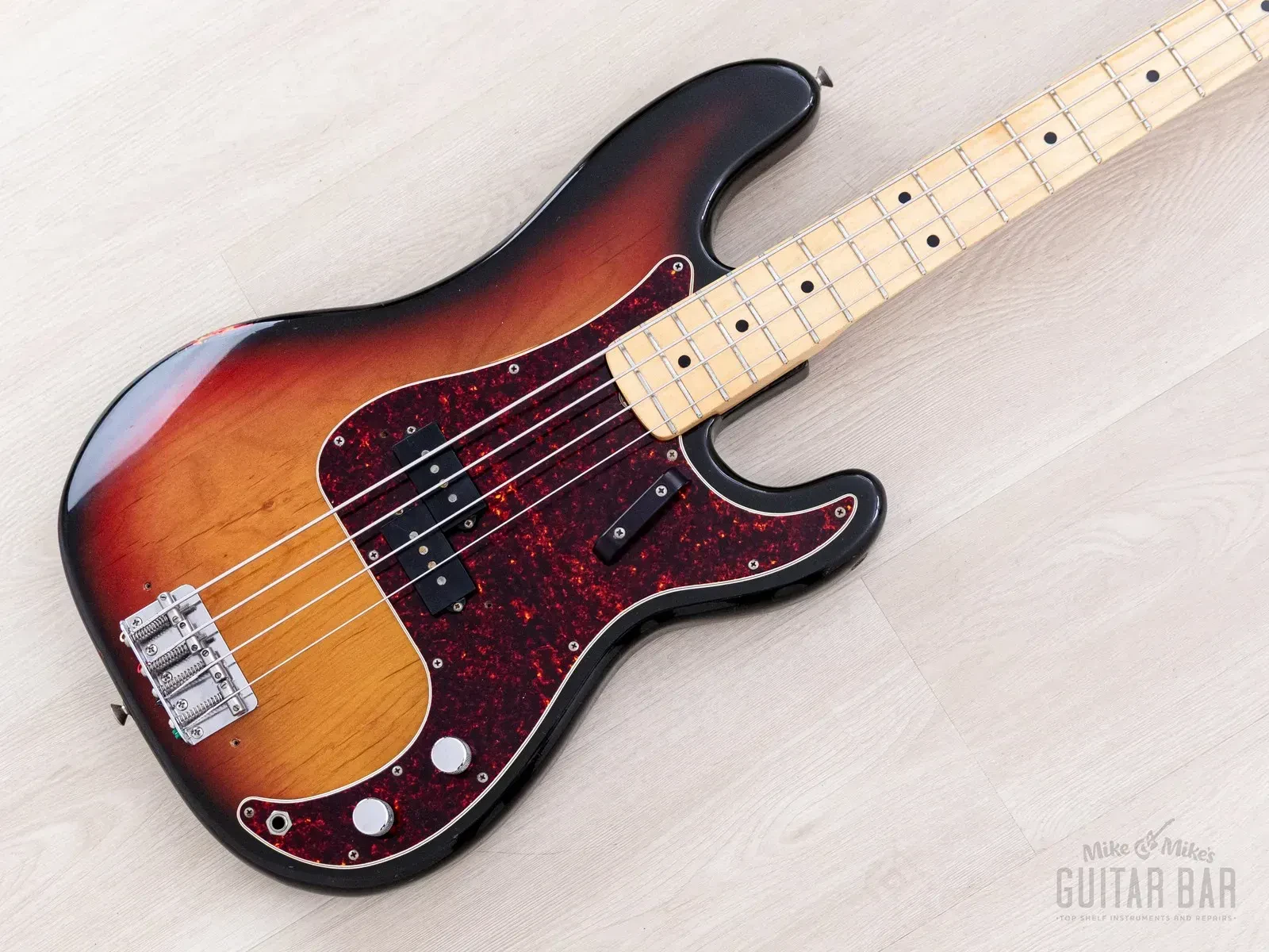 Б/У бас-гитара Fender Precision Bass 1973, легкая, ширина верхнего порожка 1.5", с кейсом