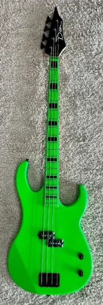 Бас-гитара Dean Guitars CZONE BASS NG Custom Zone Nuclear Green