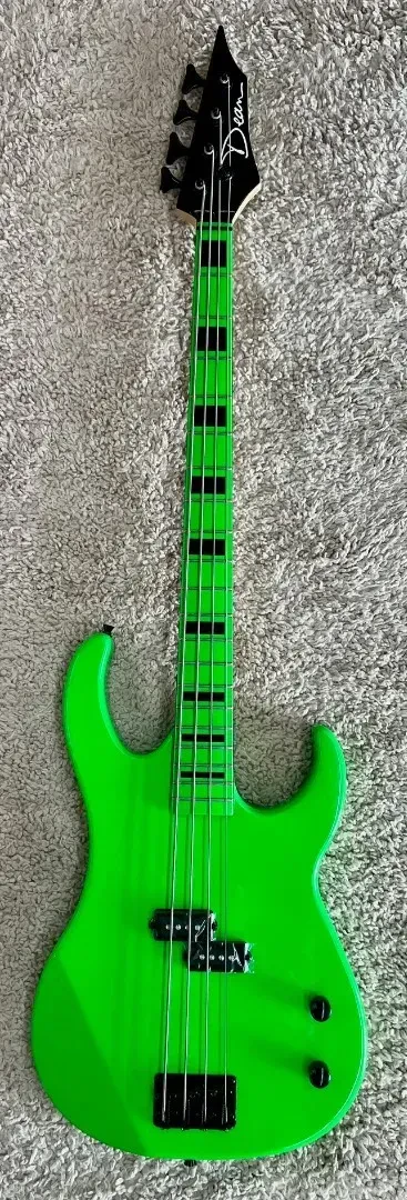 Бас-гитара Dean Guitars CZONE BASS NG Custom Zone Nuclear Green