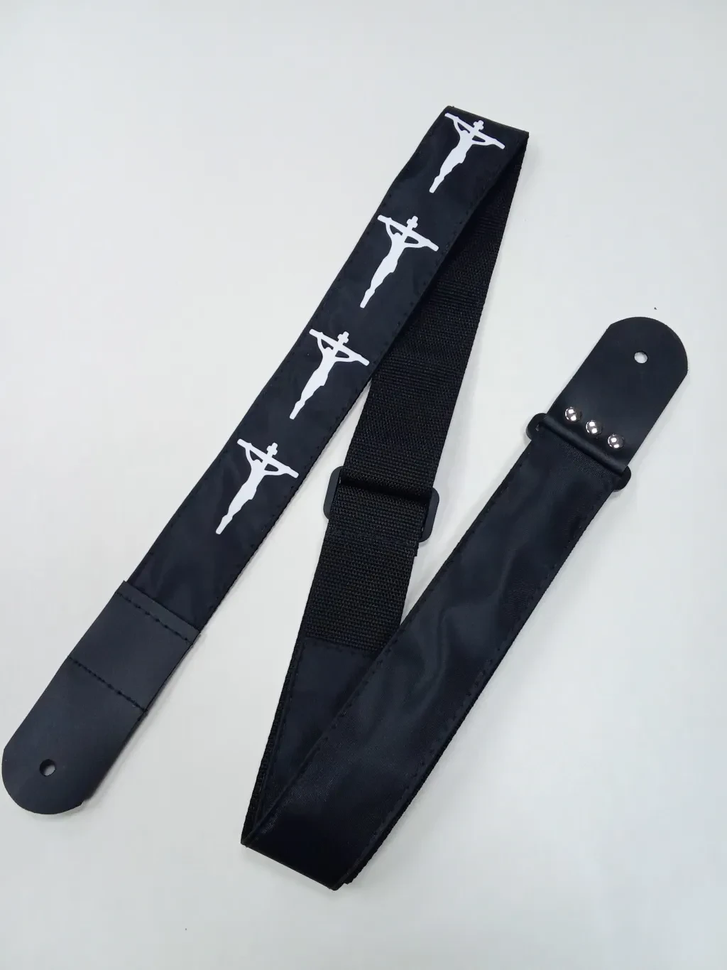 MZ-RG-5-1ApChristBk Ремень для гитары, черный, аппликация Христос, MEZZO