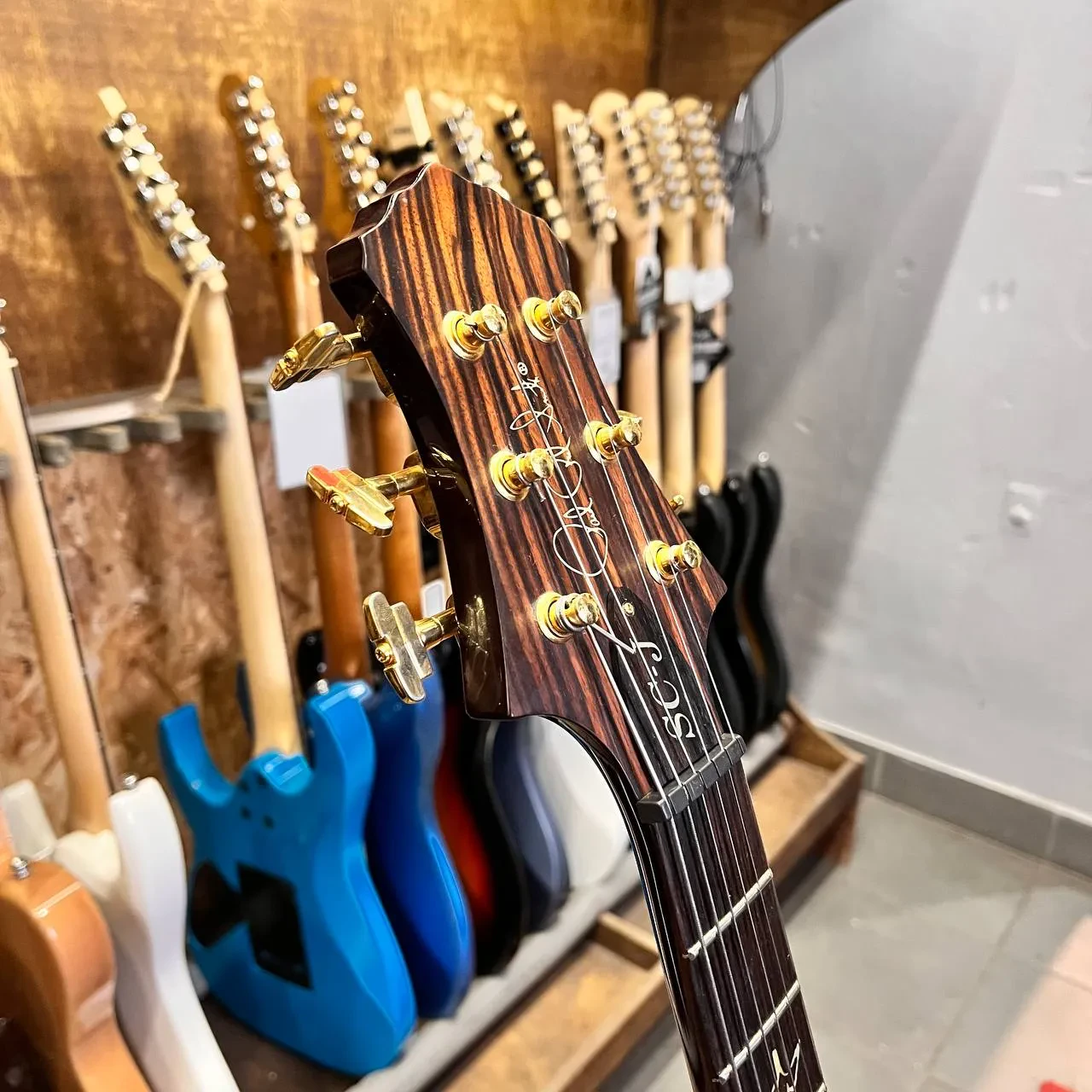 Изображение №11