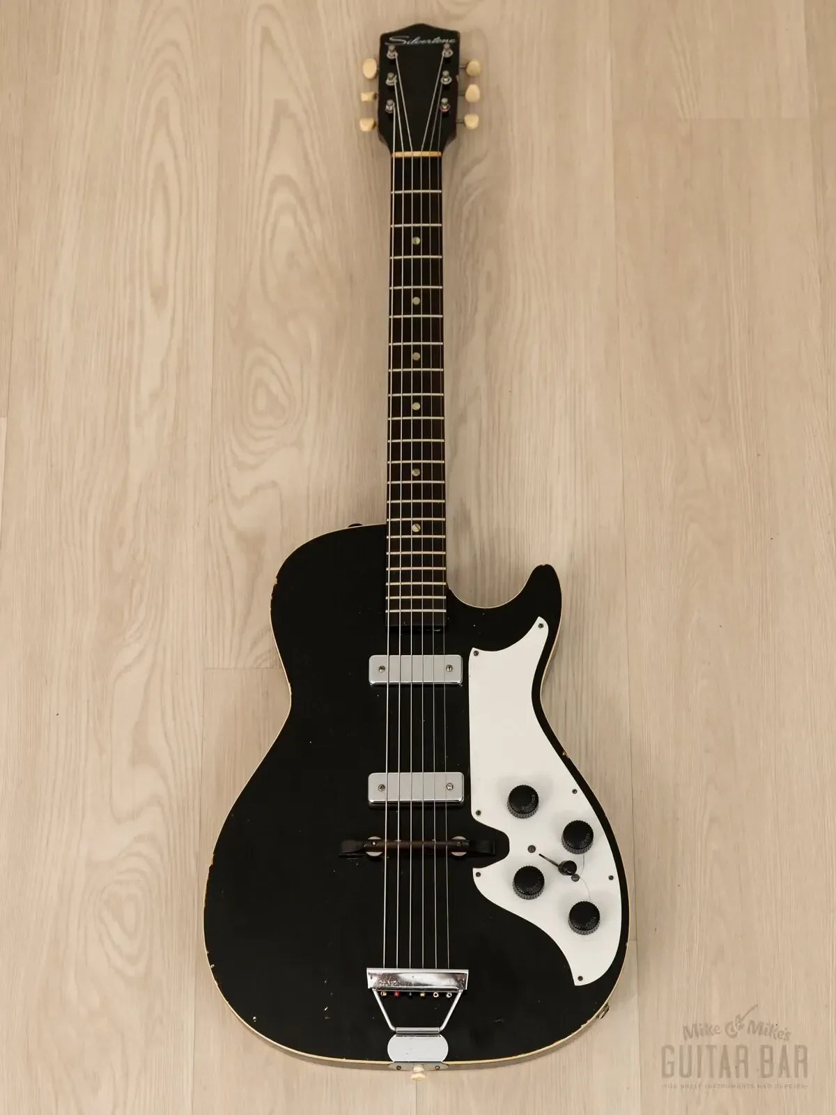 Электрогитара полуакустическая Silvertone Stratotone Mars 1420 SS Black w/case USA 1963
