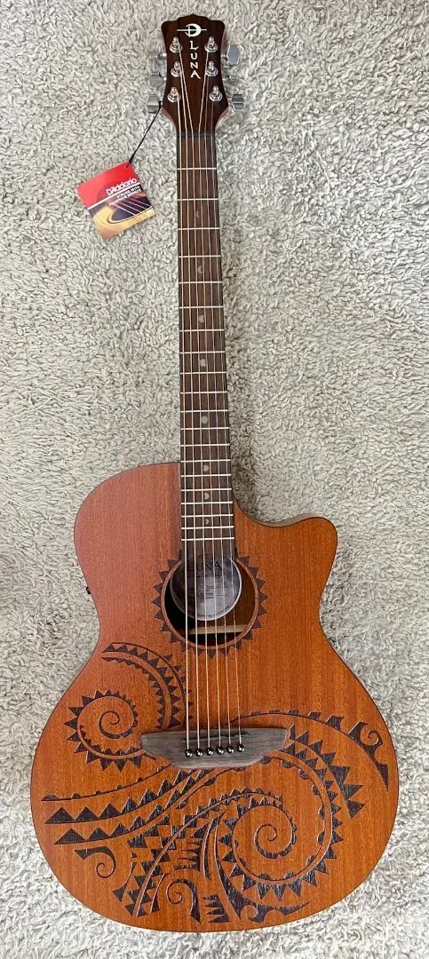 Электроакустическая гитара Luna Guitars GYPTATMAHGC Gypsy Tattoo Mahogany Grand Concert Natural