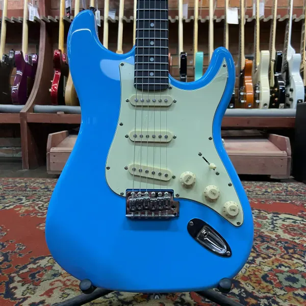 Электрогитара DeMarco DMSEST200 Stratocaster SSS MBL