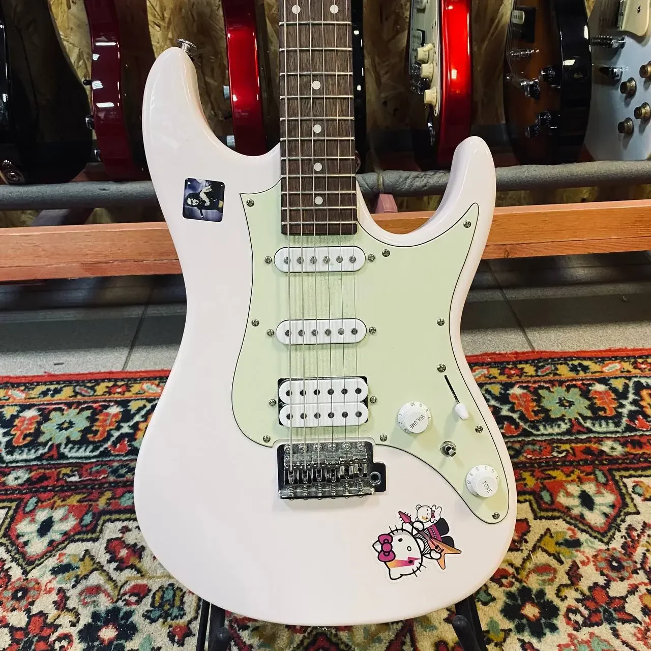 Электрогитара Ibanez AZ Essentials AZES40 HSS Pastel Pink indonesia 2022