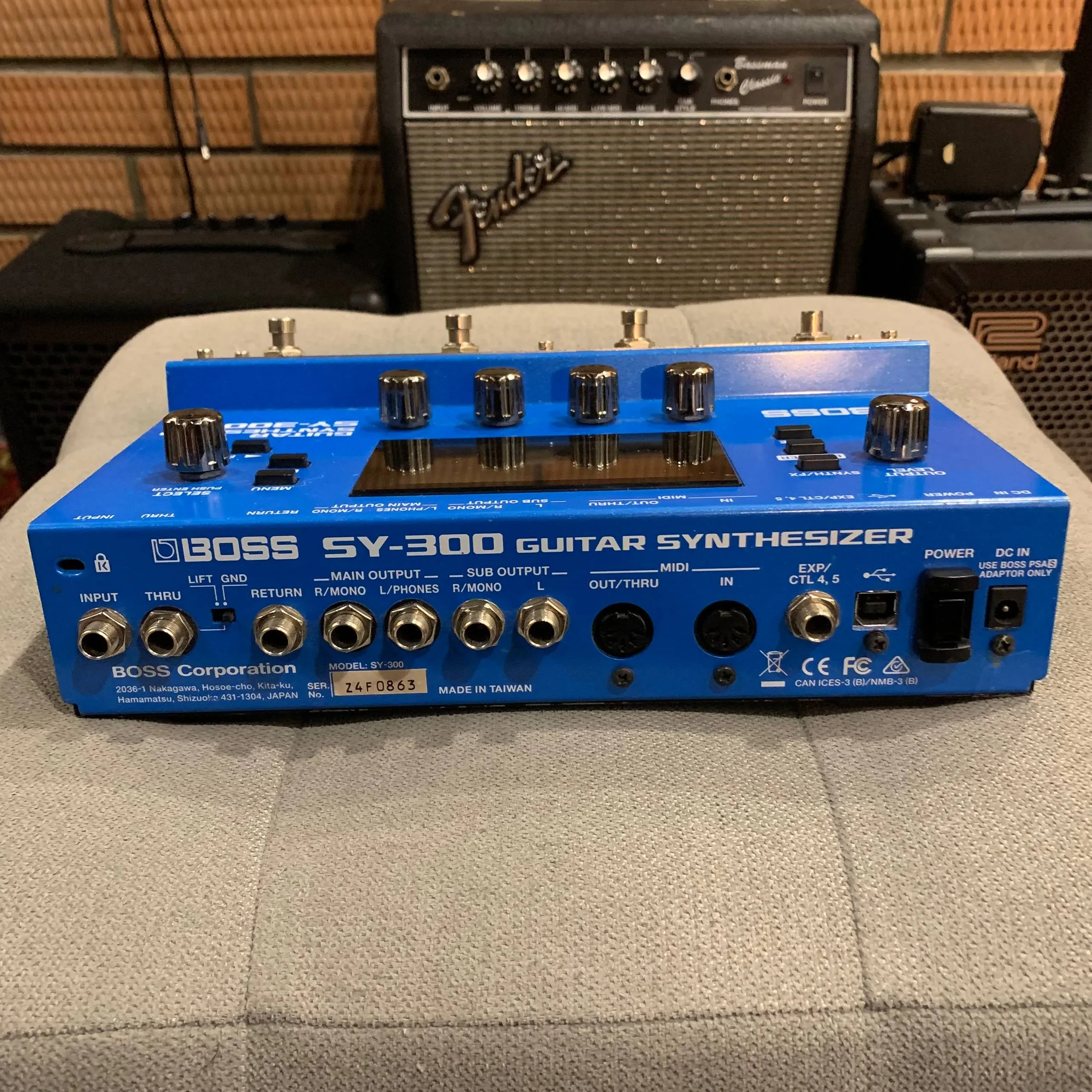 Гитарный синтезатор Boss SY-300 Taiwan 2015