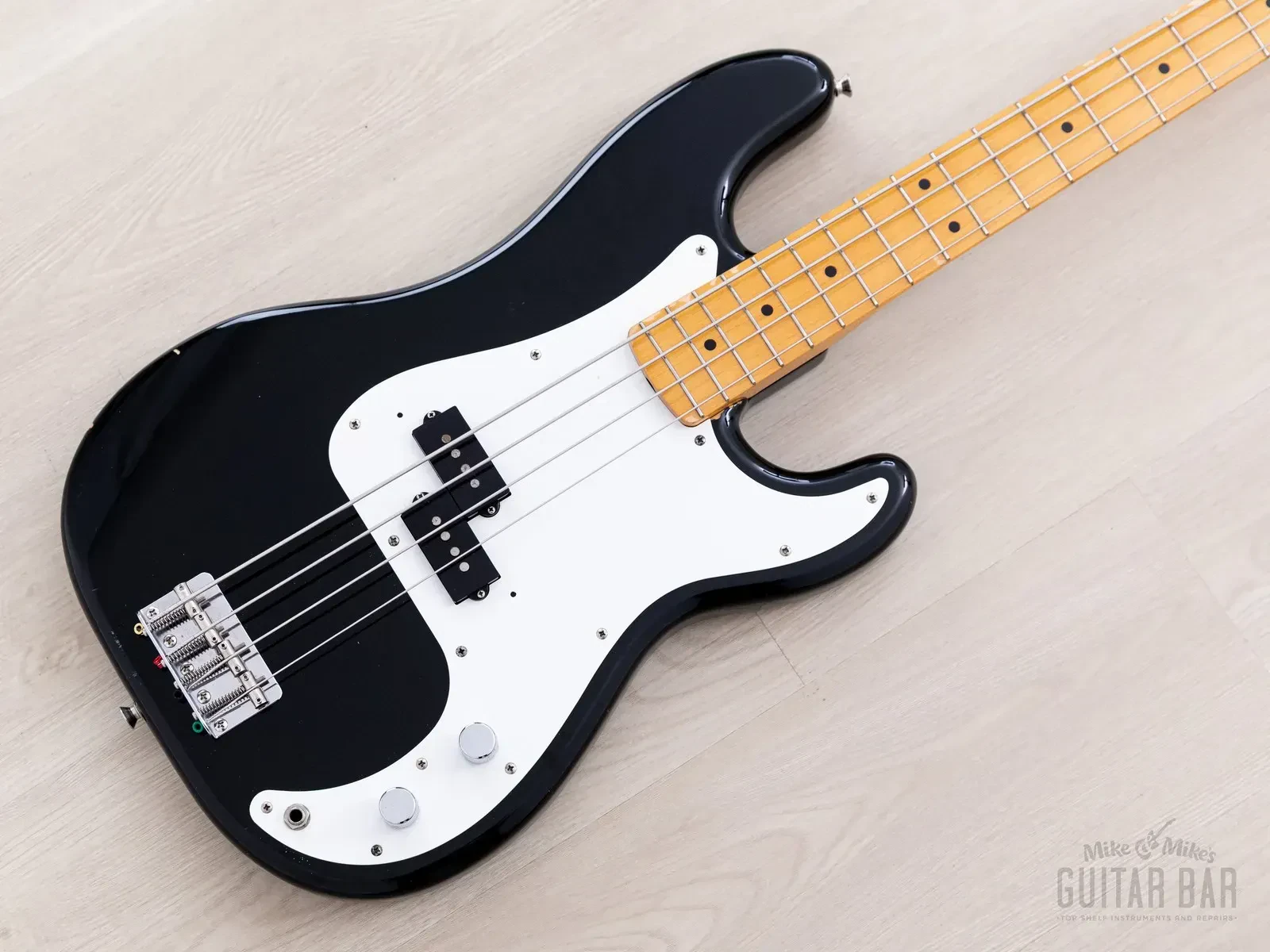 Б/У бас-гитара Fender Precision Bass '57 Vintage Reissue PB57-53, чёрный, с кейсом