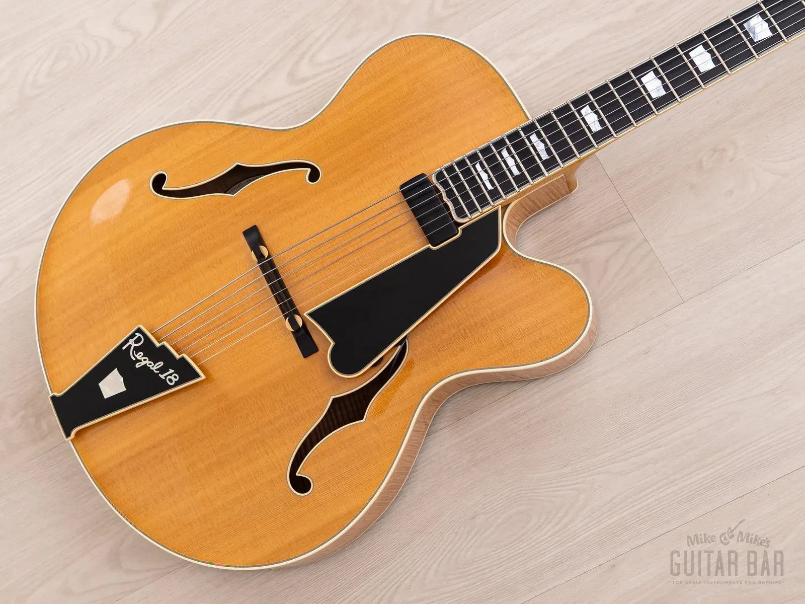 Б/У Акустическая гитара Hopkins Monarch Regal 18 Archtop, вырез, 18" с кейсом