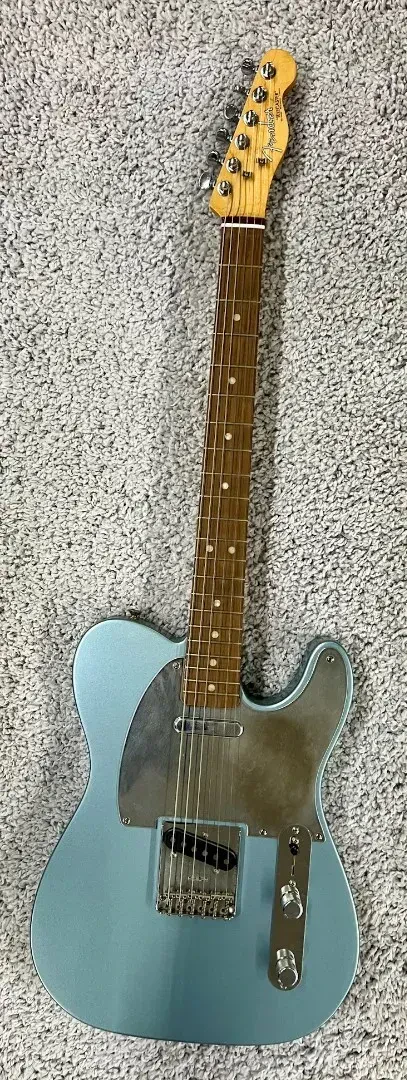 Fender Chrissie Hynde Telecaster Electric Guitar, Ice Blue Metallic - B-Stock