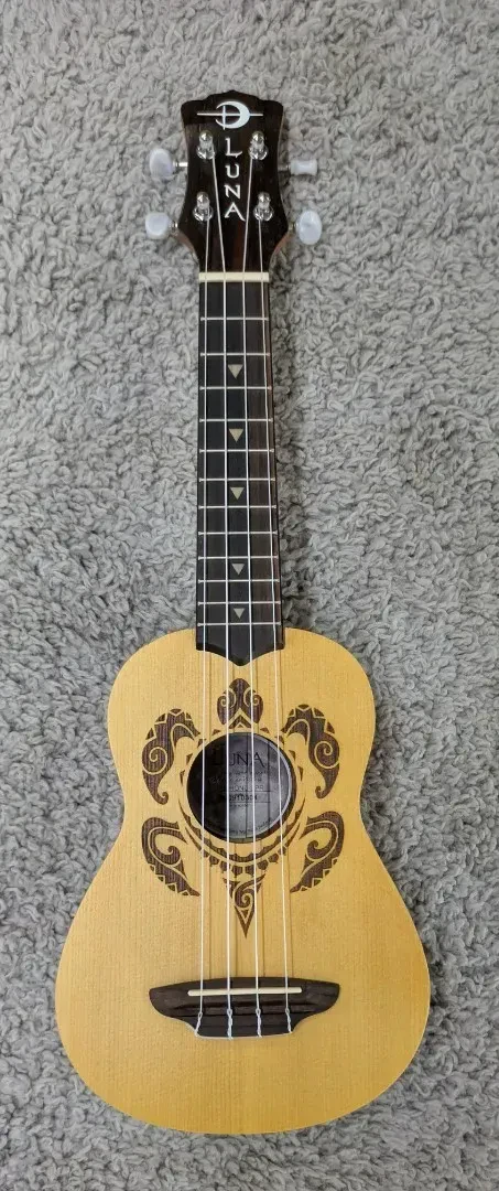 Luna Uke HONU Sea Turtle Spruce Top Soprano Ukulele Right Handed With Gig Bag