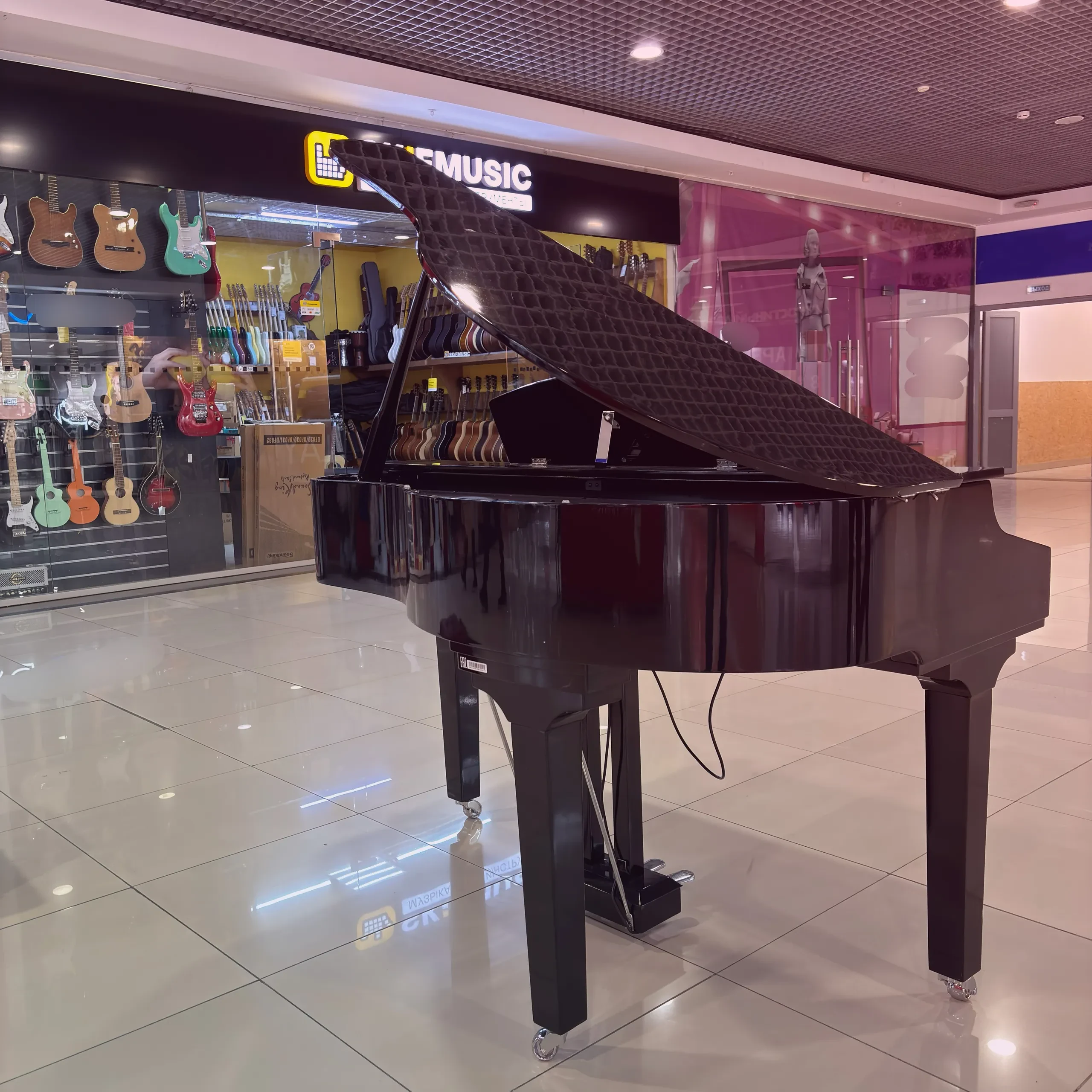 Изображение №6