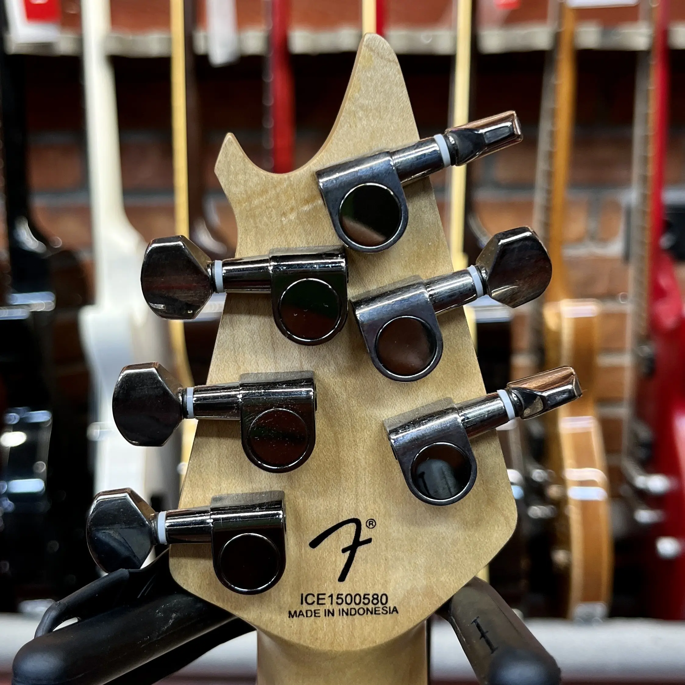 Изображение №6