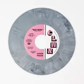 Виниловая пластинка Aaron Frazer – Bad News / Done Lyin' (Релиз 2024), 7", серая