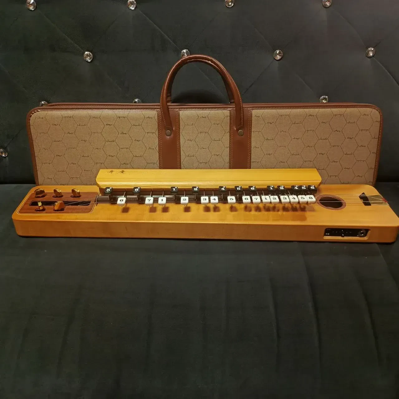 Электроакустическая Тайсе-Кото Suzuki TAS-11 5-струнный