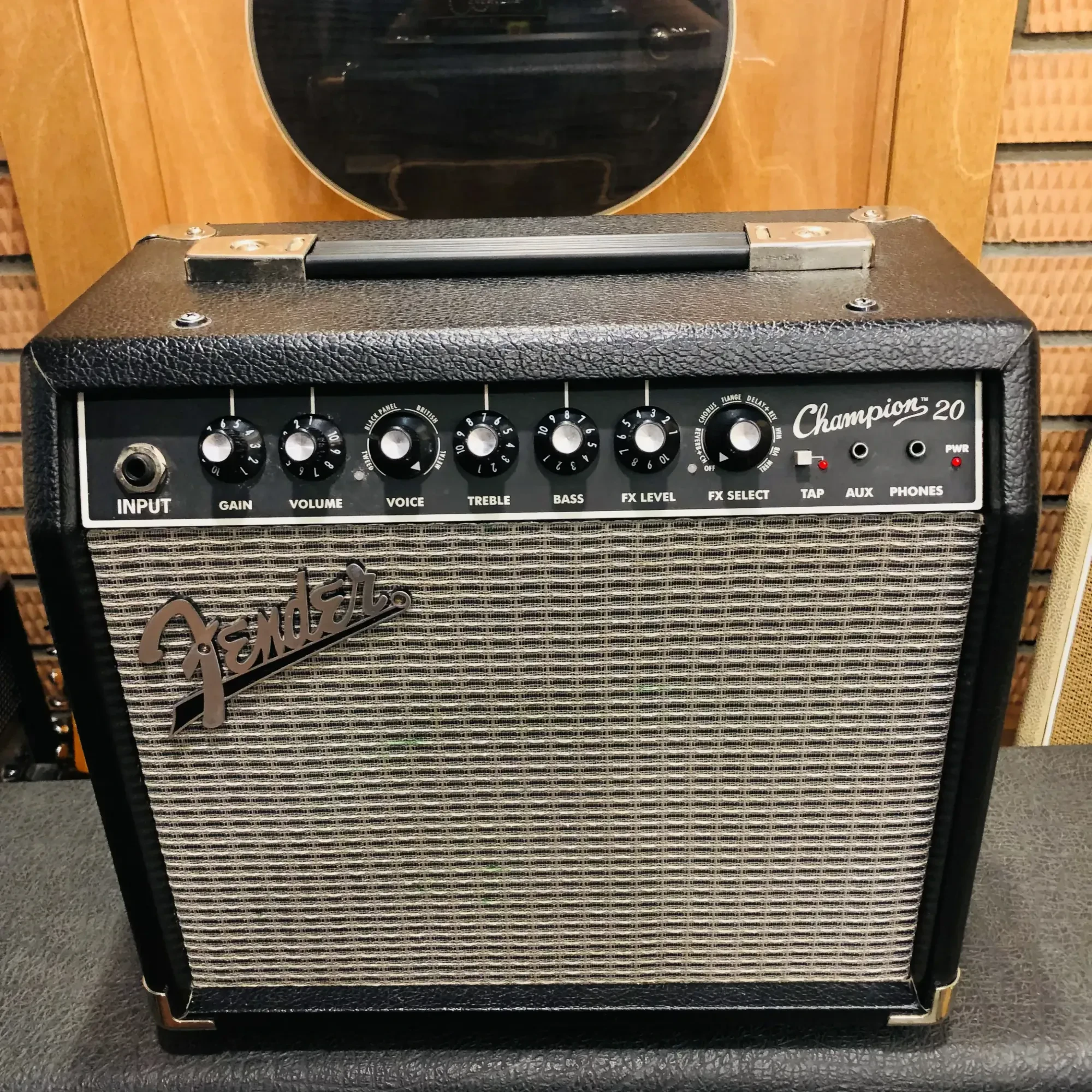 Комбоусилитель для электрогитары Fender Champion 20 China 2020