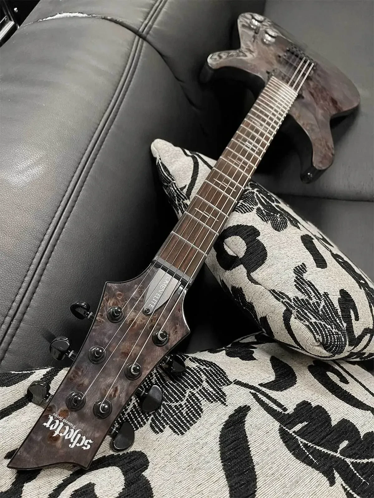 Б/У Электрогитара Schecter Omen Elite 6 CH 6-струнная