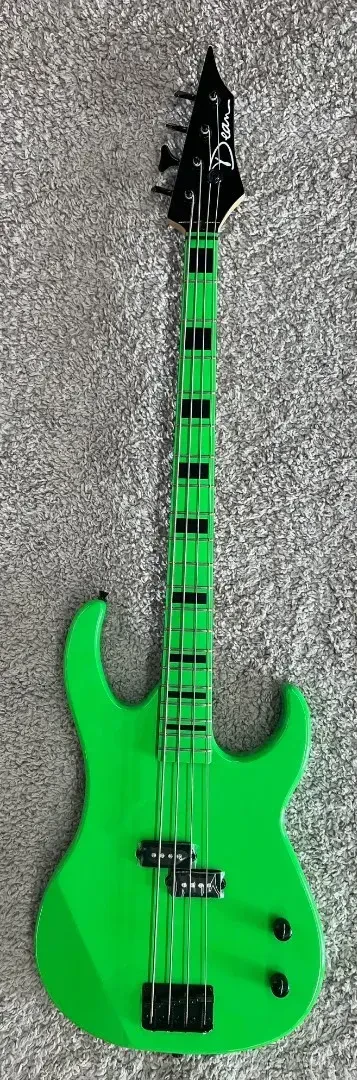 Б/У Бас-гитара Dean Guitars Custom Zone 4-струнная, ядерно-зелёный