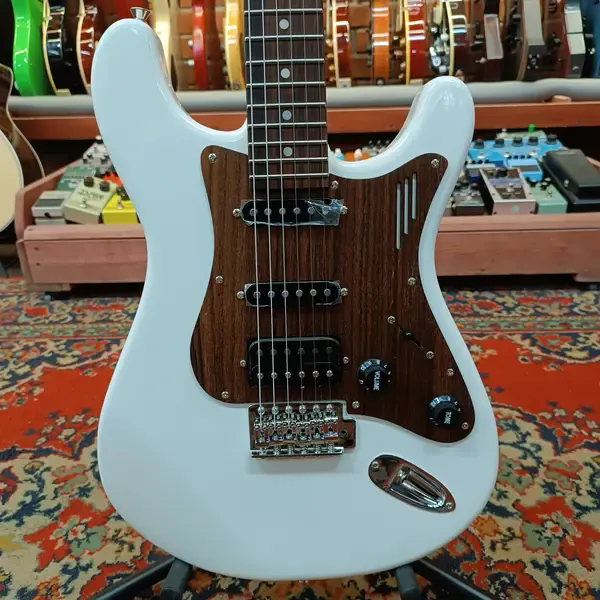 Электрогитара U-One by Magneto US-11 Stratocaster HSS Polar White