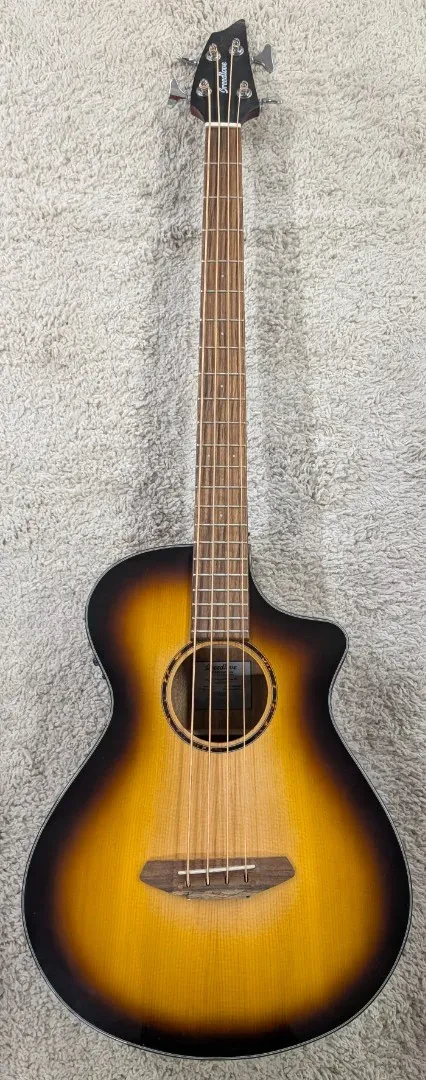 Б/У электроакустическая бас-гитара Breedlove ECO Discovery S Concert Edgeburst CE с вырезом, с электроникой