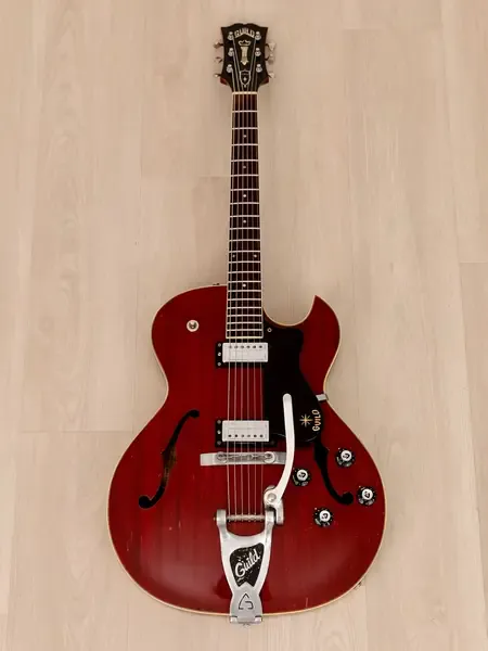 Электрогитара полуакустическая Guild Starfire III HH Cherry Red w/case USA 1964