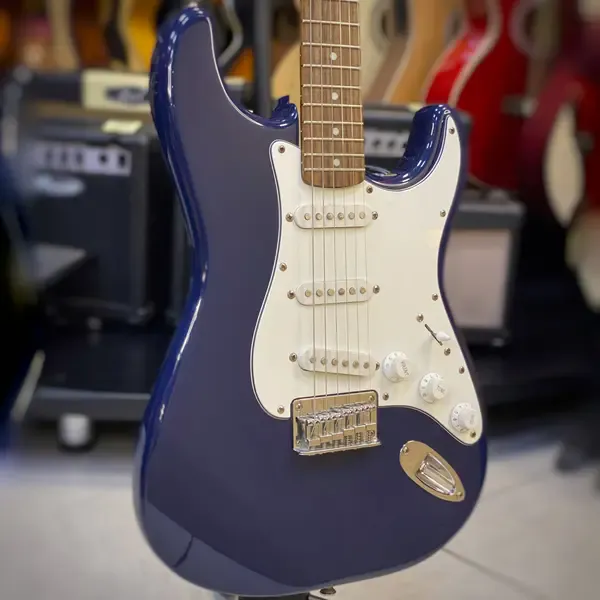 Электрогитара Squier by Fender Bullet Stratocaster SSS Navy Blue Indonesia 2010