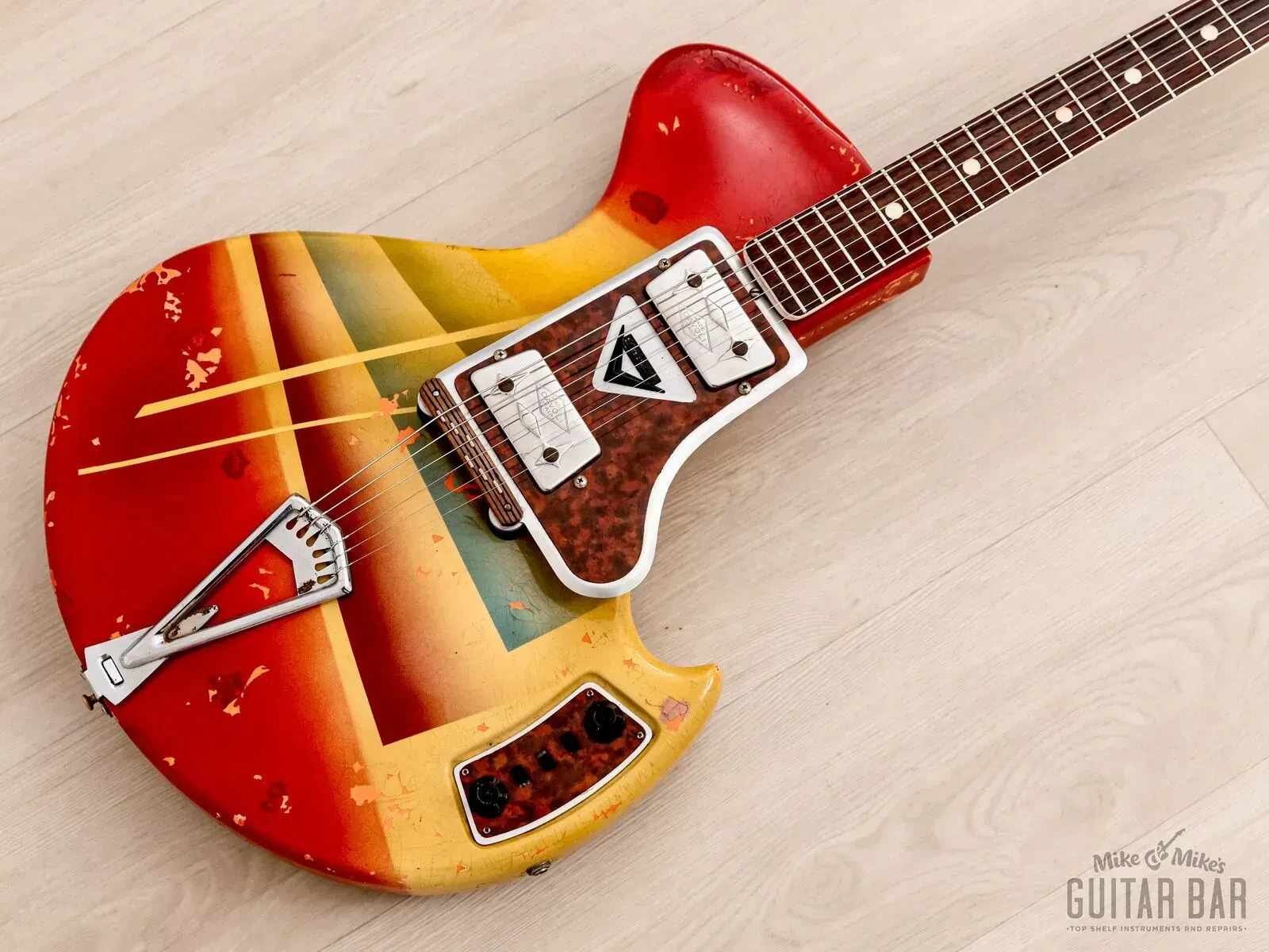 Б/У электрогитара Wandre Rock Oval алюминиевый гриф с кейсом