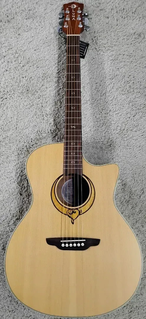 Электроакустическая гитара Luna Guitars SONGGC Heartsong Grand Concert Natural