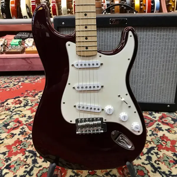 Электрогитара Fender Stratocaster MN SSS Chrome Red w/gigbag Mexico 2006