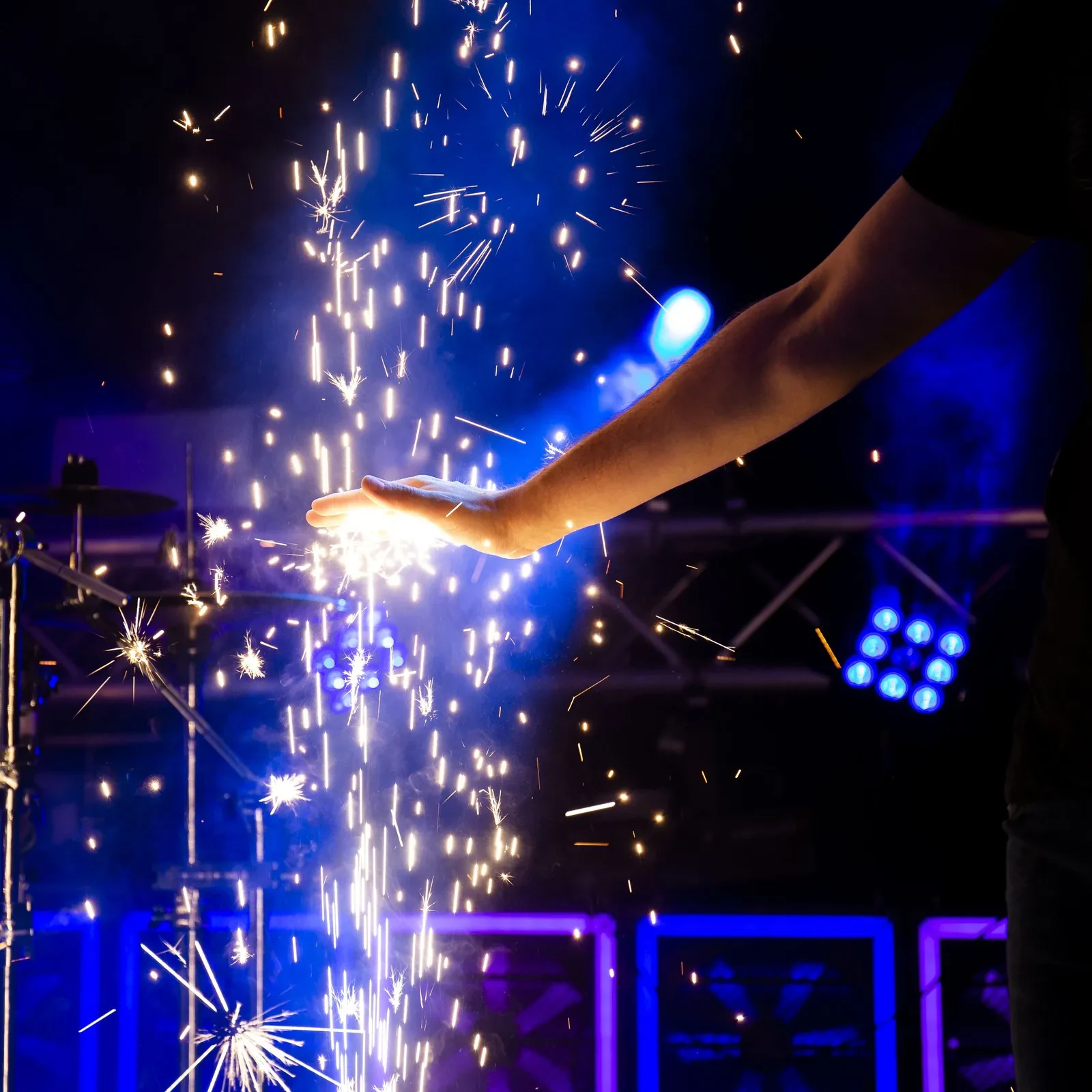 Изображение №6