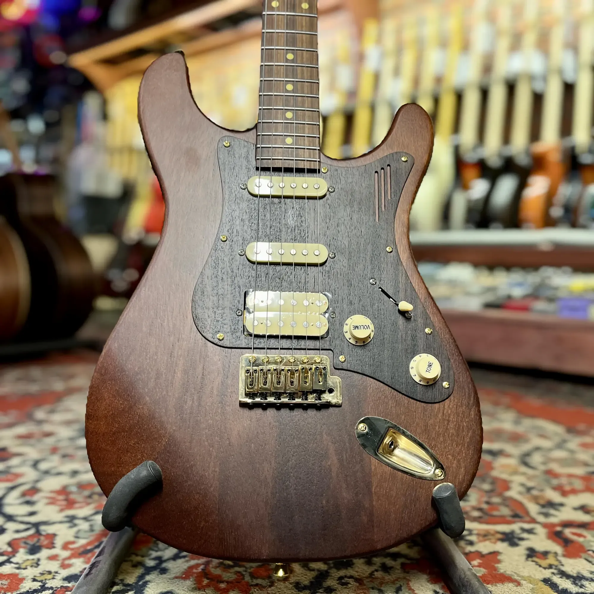 Электрогитара U-One by Magneto US-330 Stratocaster MN Mahogany Natural