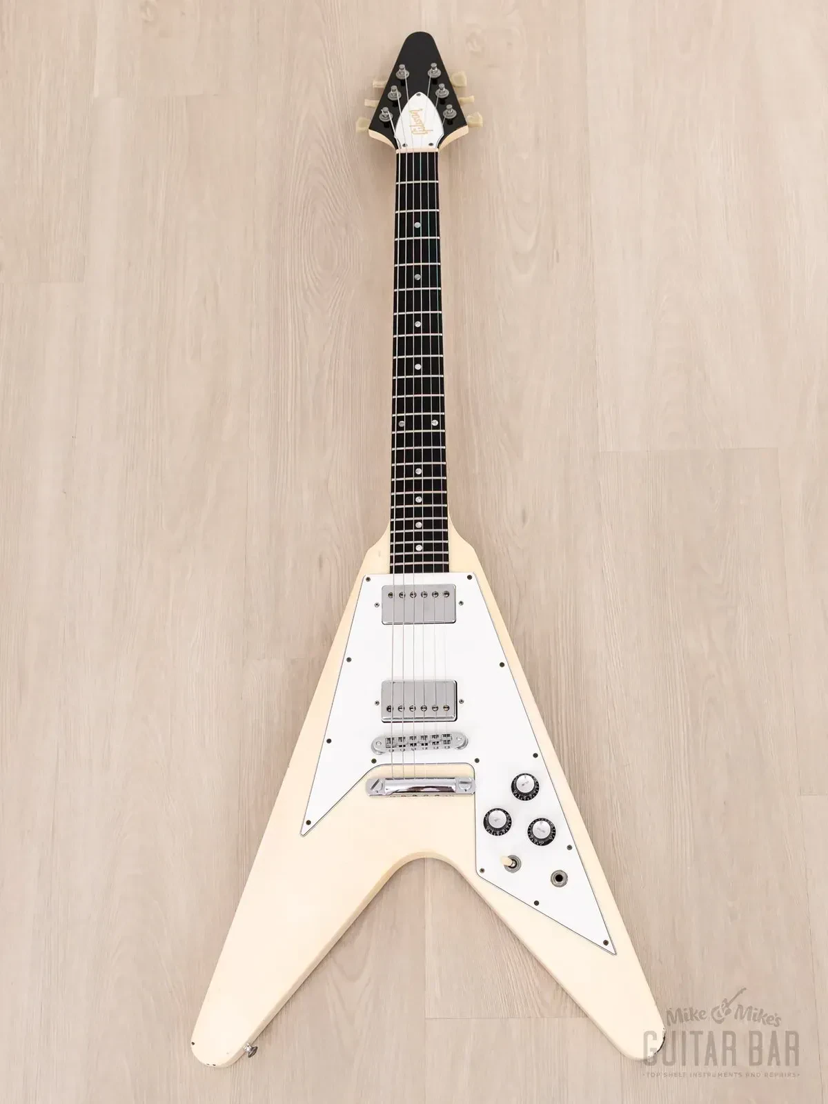 Электрогитара Gibson Flying V 1967 Vintage Reissue HH Classic White w/case USA 1997