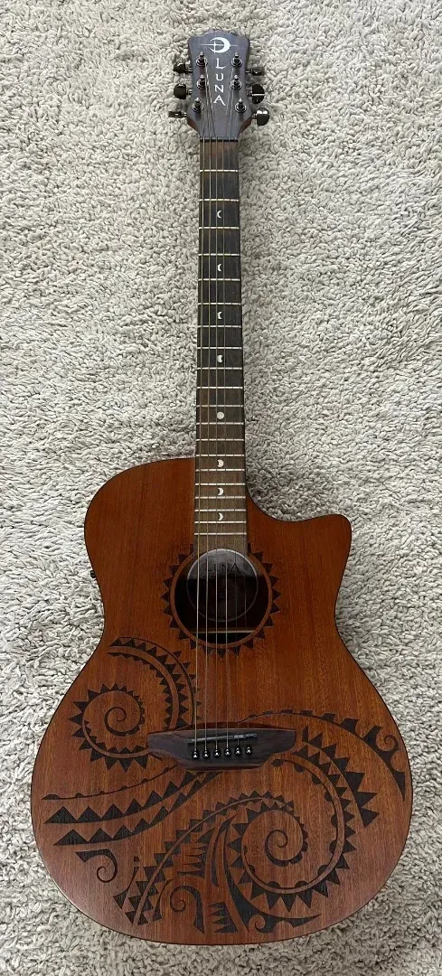 Электроакустическая гитара Luna Guitars GYPTATMAHGC Gypsy Tattoo Mahogany Grand Concert Natural