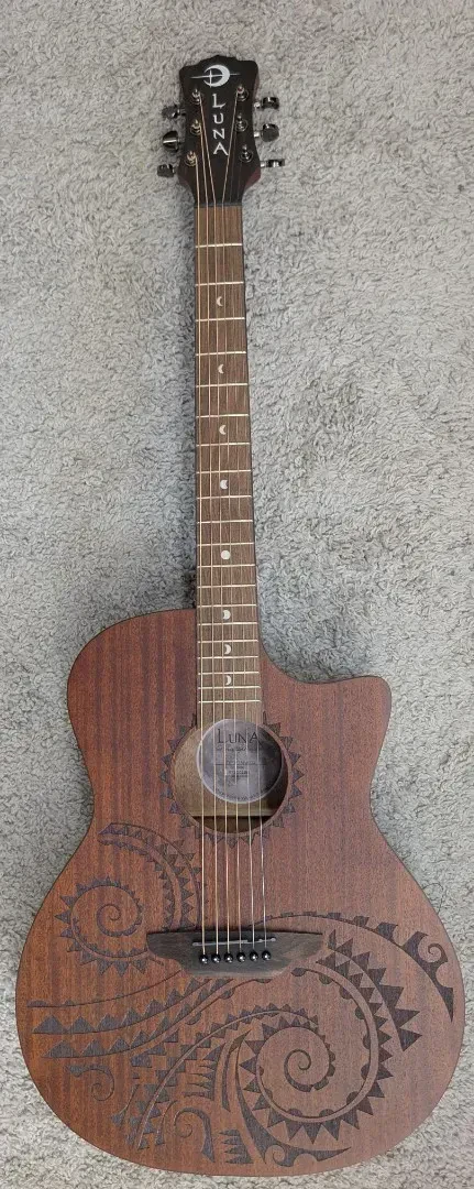 Электроакустическая гитара Luna Guitars GYPTATMAHGC Gypsy Tattoo Mahogany Grand Concert Natural