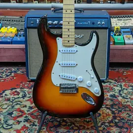 Электрогитара Fender Stratocaster Standard SSS 3-Tone Sunburst Mexico 2005