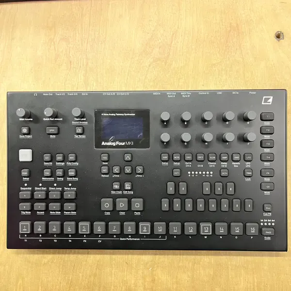 Аналоговая драм-машина Elektron Analog Rytm MK2 Sweden 2010's