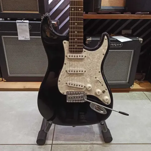 Электрогитара Aria STG-003DX Stratocaster SSS BK Black