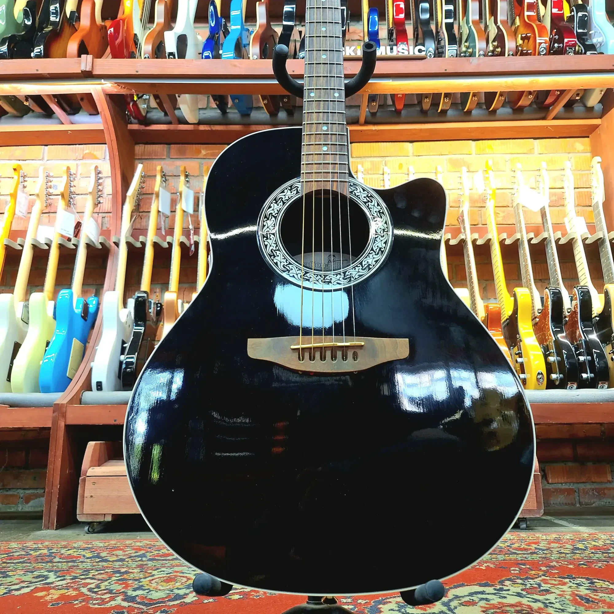 Электроакустическая гитара Ovation Standard ballader 1861, USA Black W/B