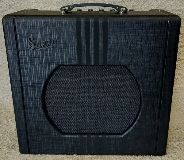 Supro Delta King 12 15 Watt 1 x 12" Tube Combo Amp - Black with Black Stripes -B