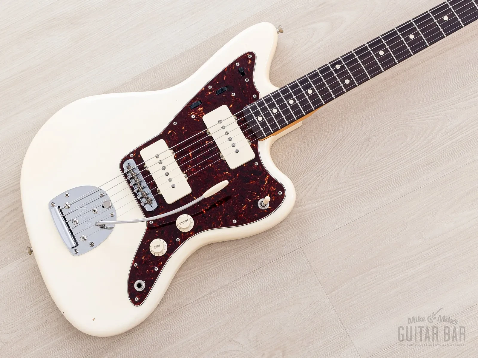 2011 Fender American Vintage ‘62 Jazzmaster Olympic White w/ Case, Hangtags