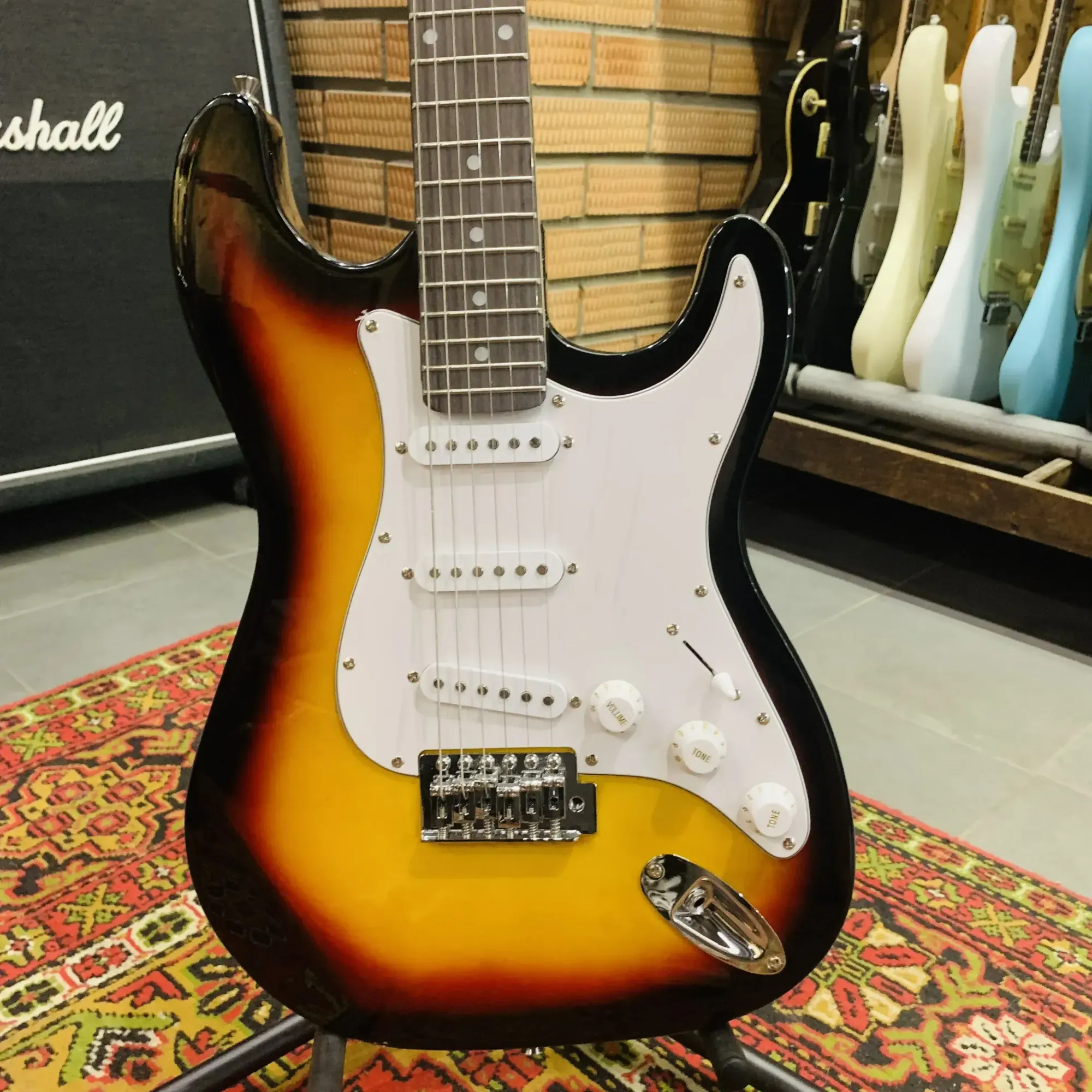 Электрогитара Terris TST-39 Stratocaster SSS Sunburst (Уценка)