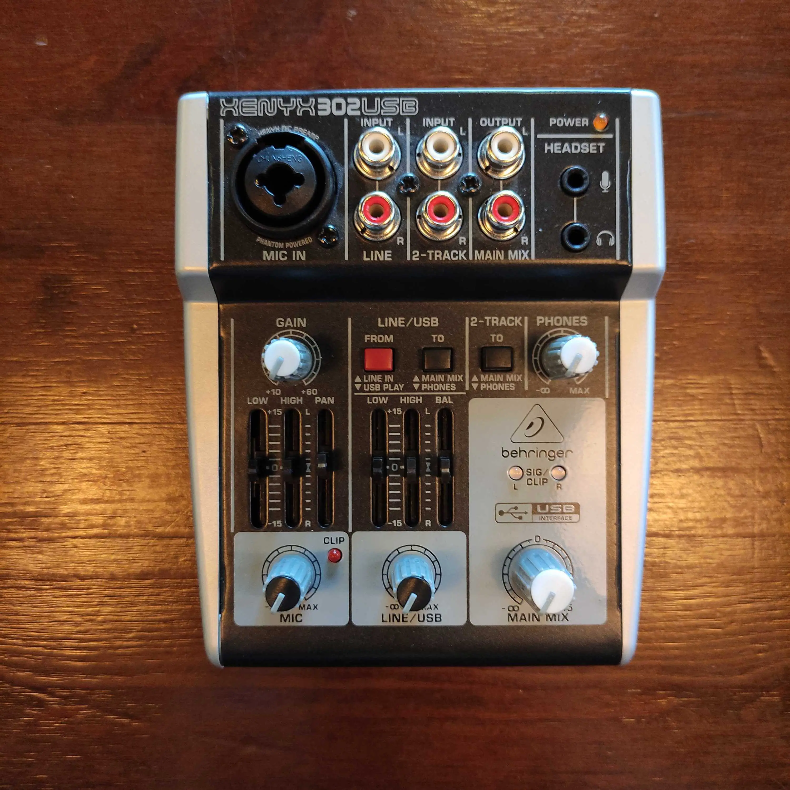 Микшерный пульт Behringer Xenyx 302USB China 2010s