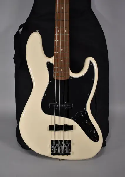 Бас-гитара Fender Deluxe Active Jazz Bass Olympic White w/Bag Mexico 2021