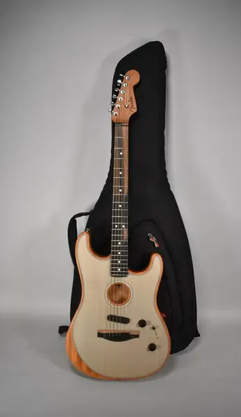 Электроакустическая гитара Fender American Acoustasonic Stratocaster Transparent Sonic Blue w/gigbag USA 2019
